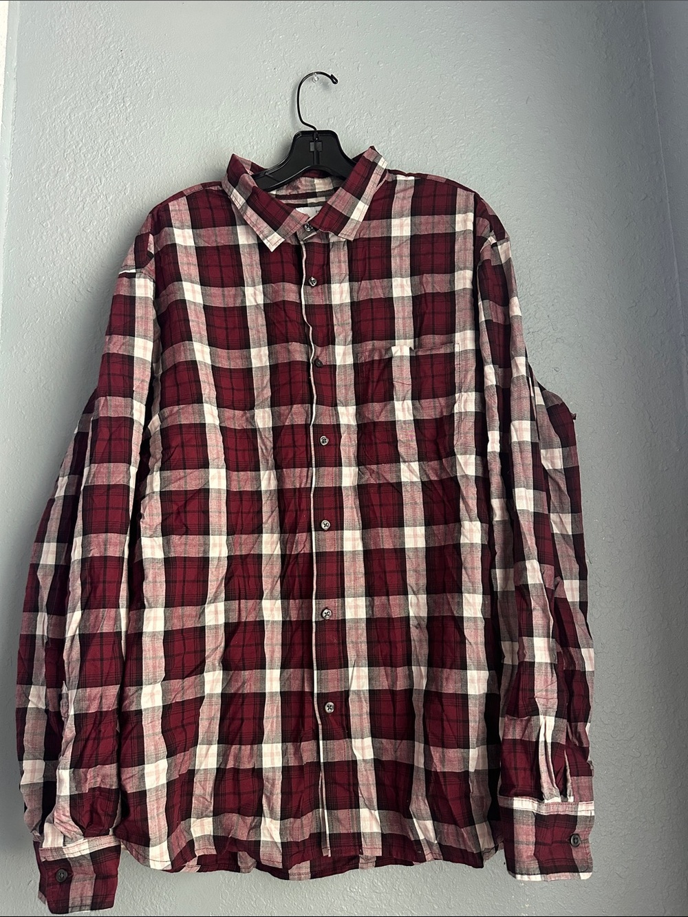Old Navy Red and White Plaid Button-Down Shirt EUC
